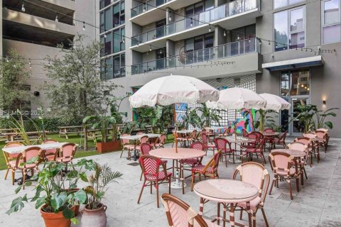 Apartamento en alquiler en Miami, Florida, 3 dormitorios, 126.25 m2 № 2246015 - foto 12