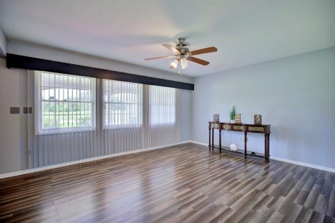 House in Sebring, Florida 4 bedrooms, 166.67 sq.m. № 1909543 - photo 19