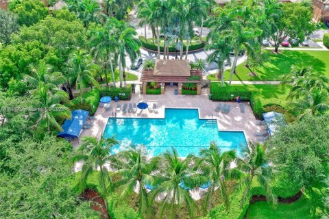 Снять в аренду виллу или дом в Уэстон, Флорида 3 спальни, 127.09м2, № 1990758 - фото 23