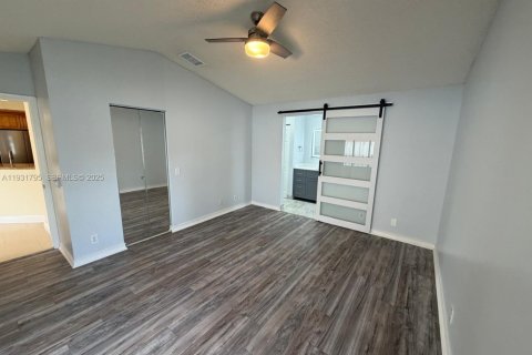 Снять в аренду виллу или дом в Уэстон, Флорида 3 спальни, 127.09м2, № 1990758 - фото 12