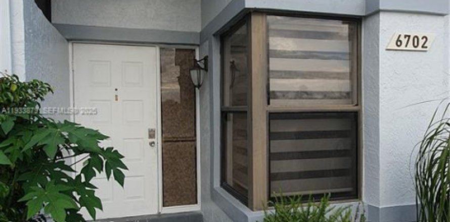 Touwnhouse à Miami, Floride 2 chambres, 78.5 m2 № 1992150