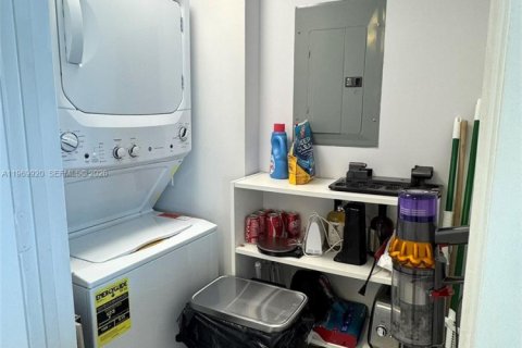 Condo in Miami, Florida, 3 bedrooms  № 2030709 - photo 6