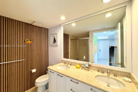 Condo in Miami, Florida, 3 bedrooms  № 2030709 - photo 18
