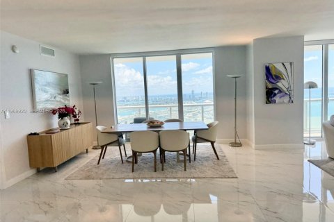 Condo in Miami, Florida, 3 bedrooms № 2030709