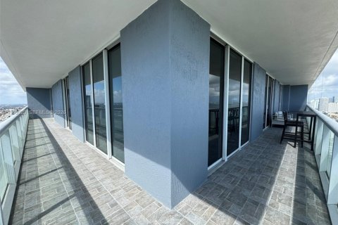 Condo in Miami, Florida, 3 bedrooms  № 2030709 - photo 24