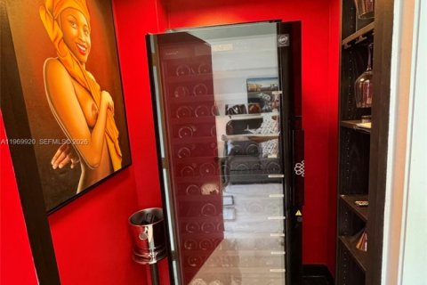 Condo in Miami, Florida, 3 bedrooms  № 2030709 - photo 20