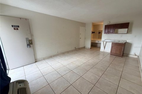 Condo in Orlando, Florida, 1 bedroom  № 2379772 - photo 9