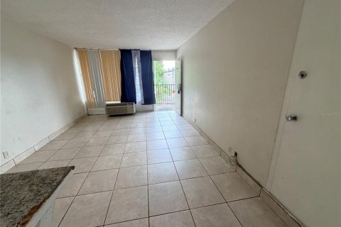 Condo in Orlando, Florida, 1 bedroom  № 2379772 - photo 5