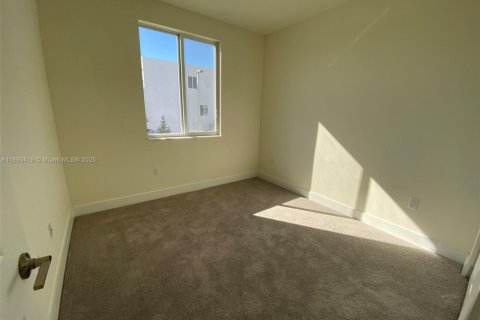 Condominio en alquiler en Doral, Florida, 3 dormitorios № 1945300 - foto 18