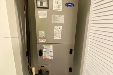 Condominio en alquiler en Doral, Florida, 3 dormitorios № 1945300 - foto 24