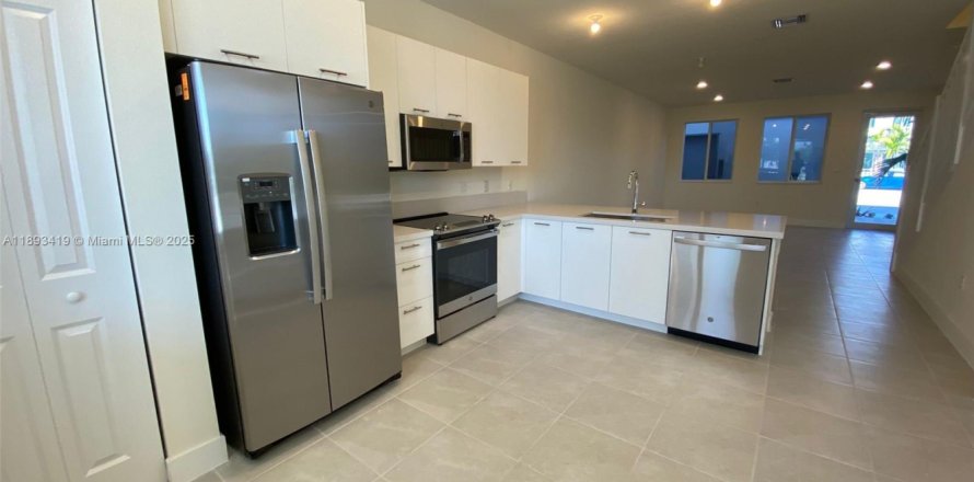 Condominio en Doral, Florida, 3 dormitorios  № 1945300