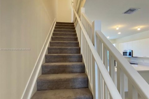 Condominio en alquiler en Doral, Florida, 3 dormitorios № 1945300 - foto 8