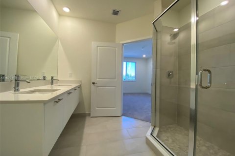 Condominio en alquiler en Doral, Florida, 3 dormitorios № 1945300 - foto 15