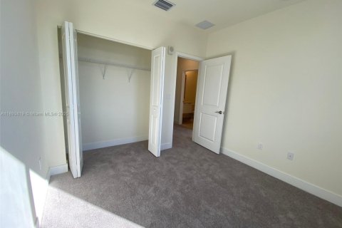 Condominio en alquiler en Doral, Florida, 3 dormitorios № 1945300 - foto 19