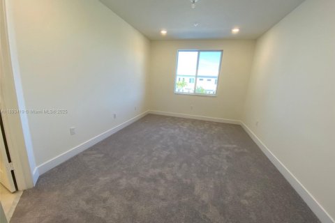 Condominio en alquiler en Doral, Florida, 3 dormitorios № 1945300 - foto 10