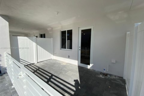 Condominio en alquiler en Doral, Florida, 3 dormitorios № 1945300 - foto 28