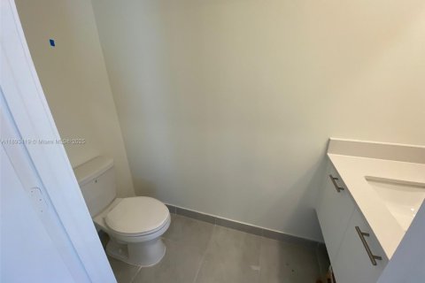 Condominio en alquiler en Doral, Florida, 3 dormitorios № 1945300 - foto 9