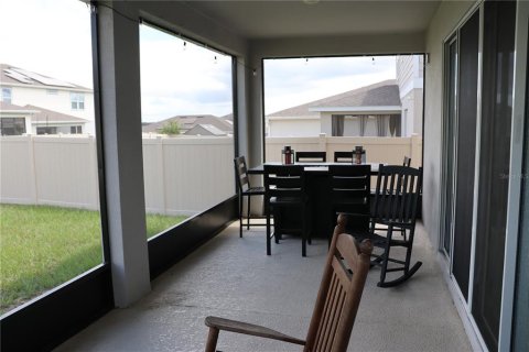House in Davenport, Florida 5 bedrooms, 288.55 sq.m. № 1905685 - photo 25