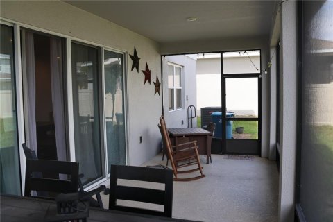 House in Davenport, Florida 5 bedrooms, 288.55 sq.m. № 1905685 - photo 26