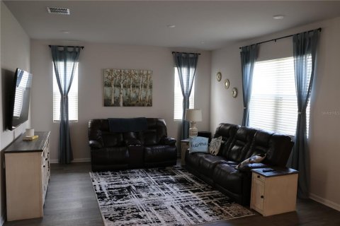 House in Davenport, Florida 5 bedrooms, 288.55 sq.m. № 1905685 - photo 10