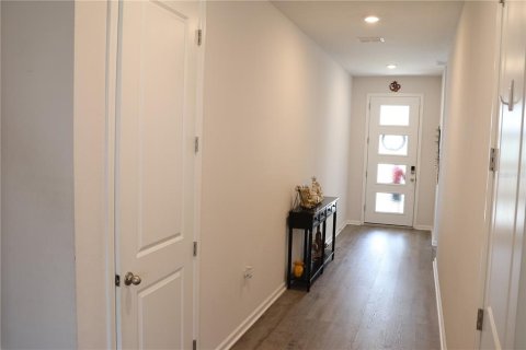 House in Davenport, Florida 5 bedrooms, 288.55 sq.m. № 1905685 - photo 3