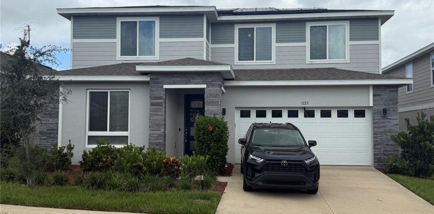 House in Davenport, Florida 5 bedrooms, 288.55 sq.m. № 1905685