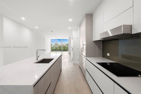 Condo in Bay Harbor Islands, Florida, 3 bedrooms  № 2174890 - photo 12