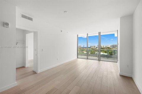 Condo in Bay Harbor Islands, Florida, 3 bedrooms  № 2174890 - photo 6