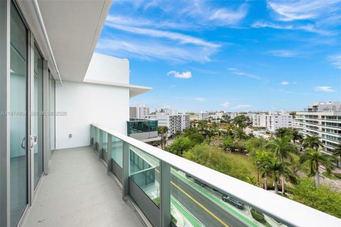 Condo in Bay Harbor Islands, Florida, 3 bedrooms  № 2174890 - photo 22
