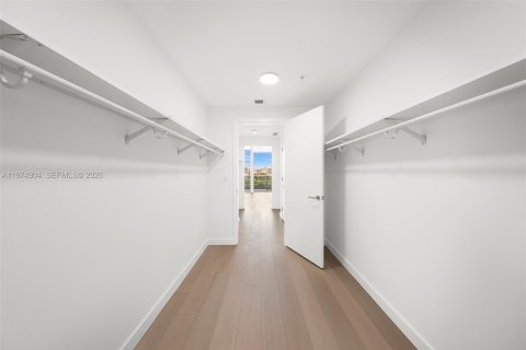 Condo in Bay Harbor Islands, Florida, 3 bedrooms  № 2174890 - photo 11