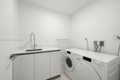Condo in Bay Harbor Islands, Florida, 3 bedrooms  № 2174890 - photo 17