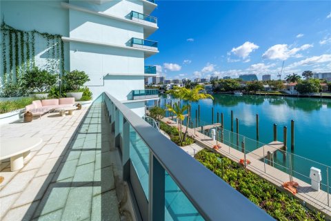 Condo in Bay Harbor Islands, Florida, 3 bedrooms  № 2174890 - photo 26