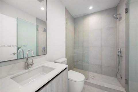Condo in Bay Harbor Islands, Florida, 3 bedrooms  № 2174890 - photo 14