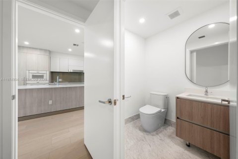 Condo in Bay Harbor Islands, Florida, 3 bedrooms  № 2174890 - photo 18