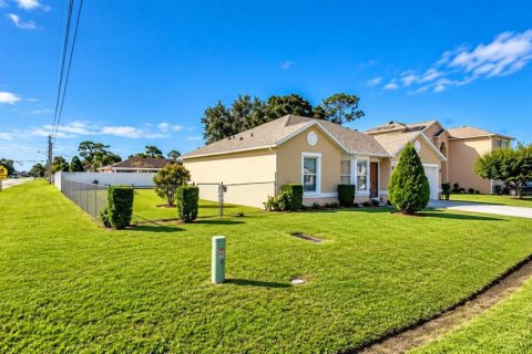 House in Kissimmee, Florida 3 bedrooms, 123.75 sq.m. № 2429521 - photo 2