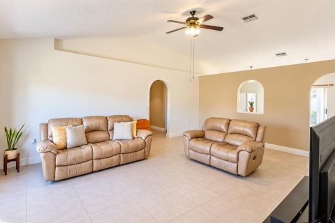 House in Kissimmee, Florida 3 bedrooms, 123.75 sq.m. № 2429521 - photo 3