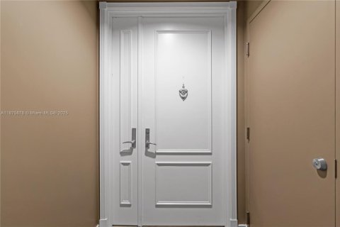 Condominio en alquiler en Miami, Florida, 1 dormitorio, 100.98 m2 № 1980603 - foto 13