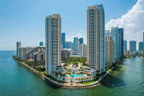 Condominio en Miami, Florida, 1 dormitorio  № 1980603