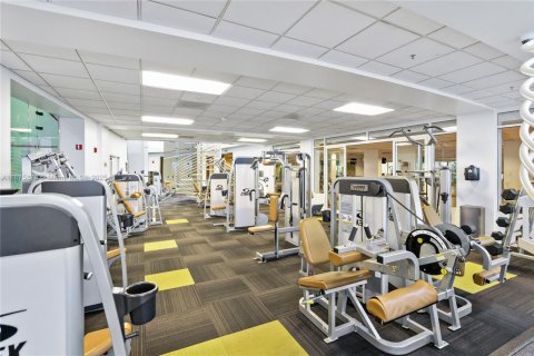 Condominio en alquiler en Miami, Florida, 1 dormitorio, 100.98 m2 № 1980603 - foto 12