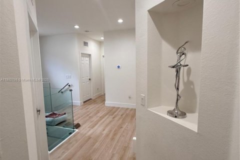 Villa ou maison à louer à Doral, Floride: 4 chambres, 246.19 m2 № 1945430 - photo 22