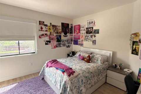 Villa ou maison à louer à Doral, Floride: 4 chambres, 246.19 m2 № 1945430 - photo 25