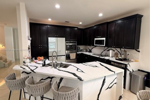 Villa ou maison à louer à Doral, Floride: 4 chambres, 246.19 m2 № 1945430 - photo 15