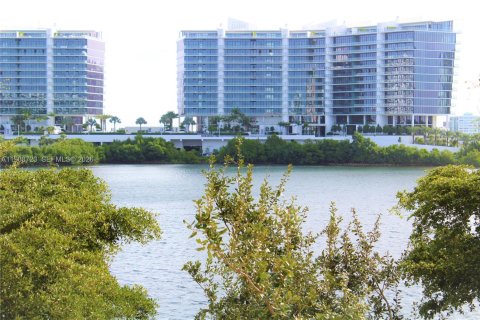 Condo in Aventura, Florida, 2 bedrooms  № 2061447 - photo 23