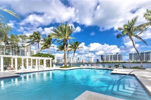 Condo in Aventura, Florida, 2 bedrooms  № 2061447