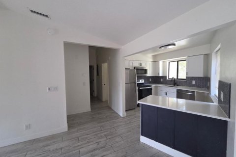 Condominio en alquiler en Kissimmee, Florida, 2 dormitorios, 87.14 m2 № 1901033 - foto 3