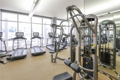 Condo in Bal Harbour, Florida, 1 bedroom  № 2043038 - photo 4