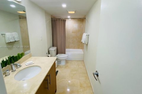 Condo in Bal Harbour, Florida, 1 bedroom  № 2043038 - photo 6