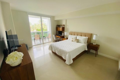 Condo in Bal Harbour, Florida, 1 bedroom  № 2043038 - photo 5