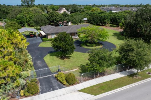 Villa ou maison à vendre à Homestead, Floride: 3 chambres, 187.11 m2 № 2307031 - photo 6
