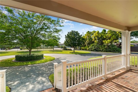 Villa ou maison à vendre à Homestead, Floride: 3 chambres, 187.11 m2 № 2307031 - photo 4